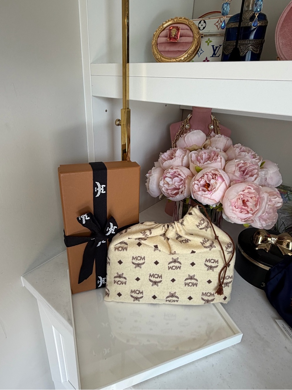 MCM EUC gorgeous Rose colored Studded Wallet w dust bag gift box - Picture 15 of 15